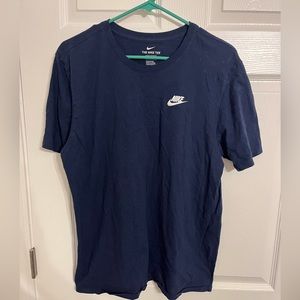 Mens Nike T shirt - L